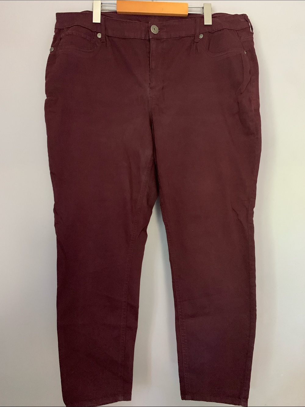 Maurices Women’s Burgundy Slim Fit Pants Size 20 Short